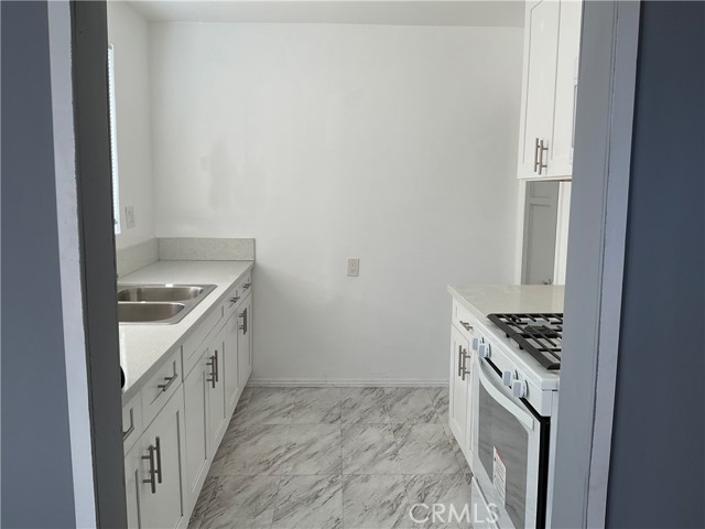 Detail Gallery Image 16 of 34 For 961 W 47th St, Los Angeles,  CA 90037 - – Beds | – Baths