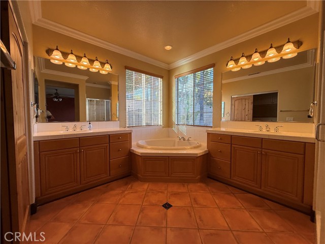 Detail Gallery Image 11 of 16 For 1485 Clearview Cir, Corona,  CA 92882 - 4 Beds | 3 Baths