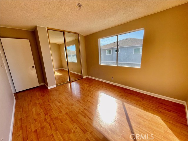 Detail Gallery Image 5 of 18 For 28164 Robin Ave, Saugus,  CA 91350 - 2 Beds | 1 Baths