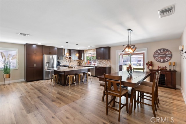 33127 Camelot Drive, Yucaipa CA: https://media.crmls.org/medias/757f5972-ce40-4861-88bb-70371f8d388f.jpg