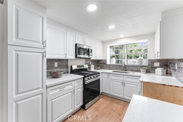 2514 Monte Carlo Drive, Santa Ana CA: https://media.crmls.org/medias/757feb95-38fe-401b-873c-77207000575e.jpg