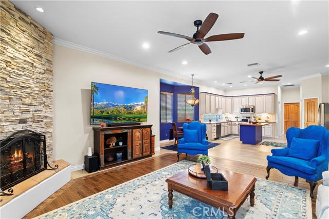 79 Sedona Court, Palm Desert CA: https://media.crmls.org/medias/75816e02-dcf0-4a7c-be87-54a71d6b9562.jpg