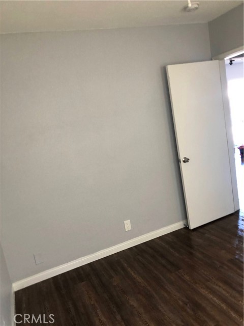 121 E Bort Street, Long Beach CA: https://media.crmls.org/medias/75817c90-bb59-4391-8d7d-72b92d5eca4e.jpg