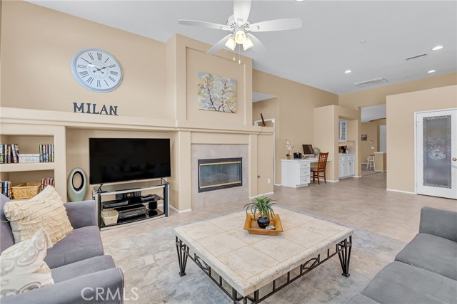 11567 Waterwell Court, Riverside CA: https://media.crmls.org/medias/7581e99c-18de-4551-9349-e0138b8968e9.jpg