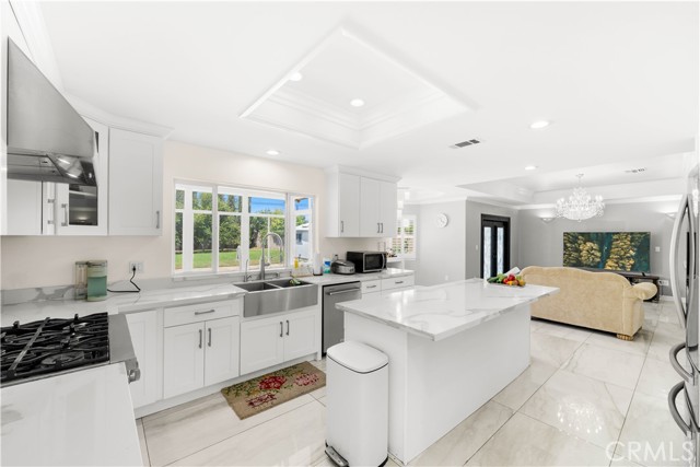 4935 Doreen Avenue, Temple City CA: https://media.crmls.org/medias/75824c67-6b73-4a0e-8246-c1f01d66d15e.jpg