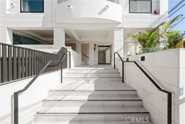 Detail Gallery Image 14 of 19 For 4214 Fulton Ave #302,  Studio City,  CA 91604 - 3 Beds | 2 Baths