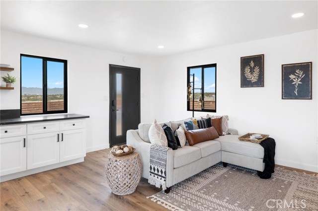 Detail Gallery Image 12 of 37 For 1561 Shoshone Valley Rd, Twentynine Palms,  CA 92277 - 2 Beds | 1 Baths