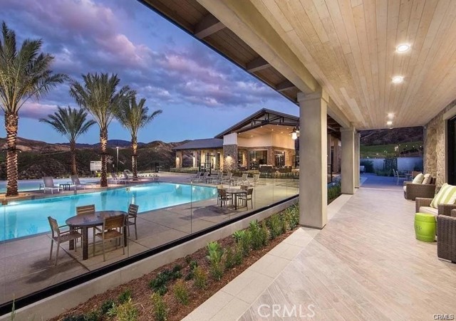 Detail Gallery Image 10 of 72 For 18696 Cedar Crest Dr, Canyon Country,  CA 91387 - 3 Beds | 2/1 Baths