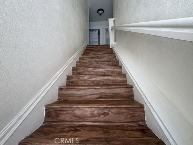 https://media.crmls.org/medias/758426af-a821-4cb8-8077-89131957b063.jpg?preset=X-Large