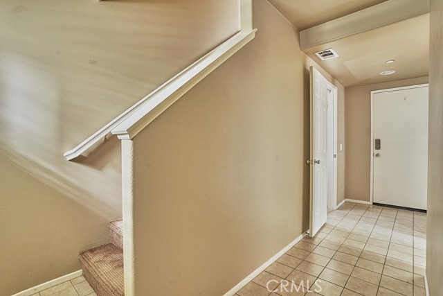 Detail Gallery Image 8 of 22 For 6273 Camposa, Corona,  CA 91752 - 2 Beds | 2/1 Baths