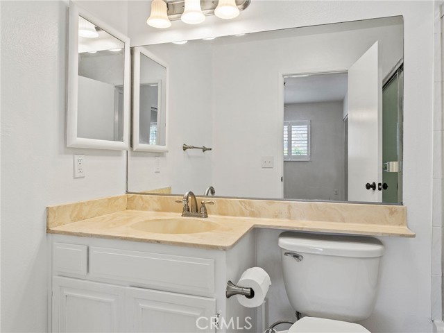 Detail Gallery Image 25 of 38 For 1706 Grismer Ave #211,  Burbank,  CA 91504 - 2 Beds | 3 Baths