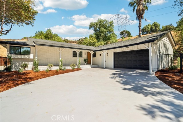 11060 Vanda Way, Shadow Hills CA: https://media.crmls.org/medias/7584db21-95c2-4fdb-a78a-01de245513a7.jpg