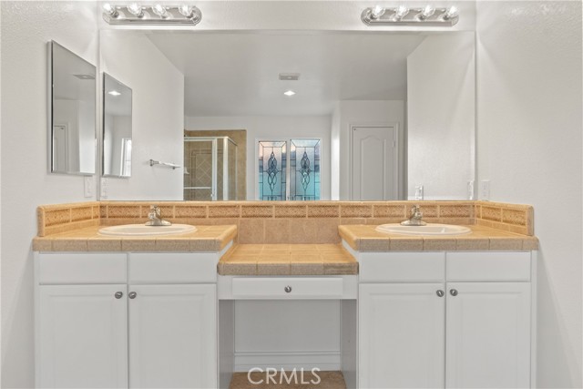 37707 Tamarind Court, Palmdale CA: https://media.crmls.org/medias/75852ce6-1755-4462-9e7b-50a729c2a832.jpg