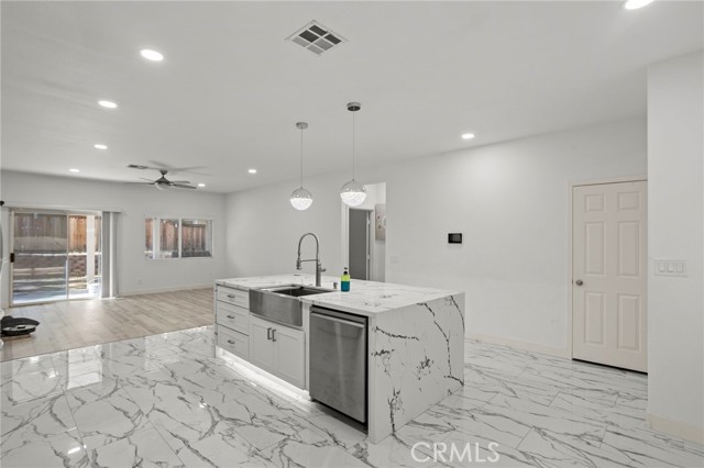 Detail Gallery Image 9 of 23 For 13576 Fern Pine, Victorville,  CA 92392 - 5 Beds | 2/1 Baths