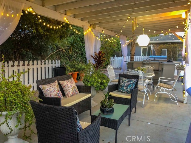 0, Lake Balboa CA: https://media.crmls.org/medias/758680ef-04c9-48cf-88c3-34adca1899c8.jpg