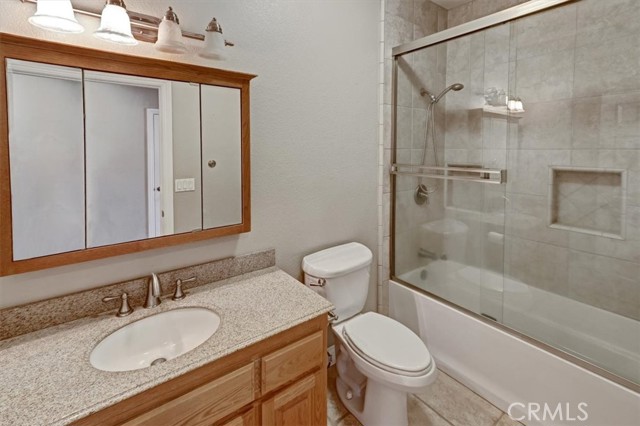 Detail Gallery Image 17 of 49 For 9269 Daisy Rd, Oak Hills,  CA 92344 - 4 Beds | 2/1 Baths