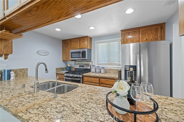 1700 Truman Circle, Placentia CA: https://media.crmls.org/medias/7586db58-ab68-4f80-8c54-5897e272de68.jpg