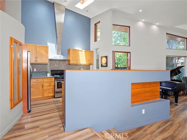 5762 Andasol Avenue, Encino CA: https://media.crmls.org/medias/7586f5d7-faf2-41ef-a61c-ca17d2d8f44f.jpg