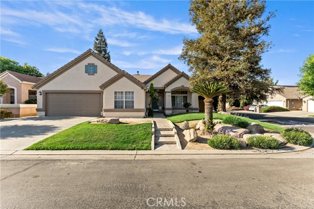 Detail Gallery Image 1 of 23 For 4578 W Polo Creek Ct, Fresno,  CA 93722 - 4 Beds | 2 Baths