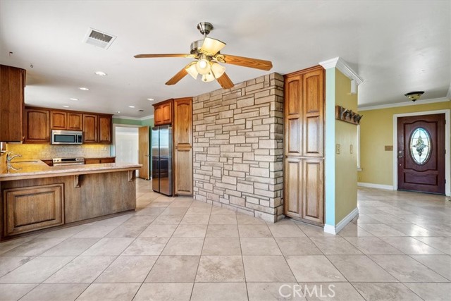 75463 Ranchita Avenue, San Miguel CA: https://media.crmls.org/medias/75896285-61d3-4902-8d24-8f6ab82b40af.jpg