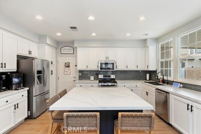 7416 Mayfield Street, Eastvale CA: https://media.crmls.org/medias/758a9b27-4f15-4dad-b590-65c044f35787.jpg