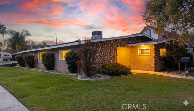 Detail Gallery Image 2 of 42 For 201 Oleander, Bakersfield,  CA 93304 - 4 Beds | 2 Baths