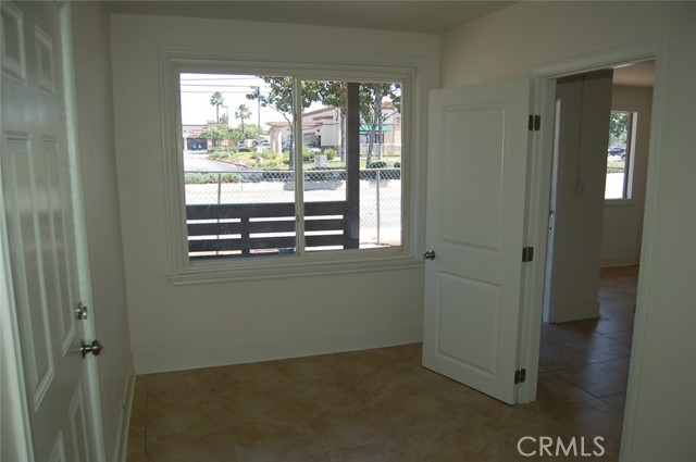 16171 Foothill Boulevard, Fontana CA: https://media.crmls.org/medias/758b01dd-25b2-46ef-baf1-23a026edb512.jpg
