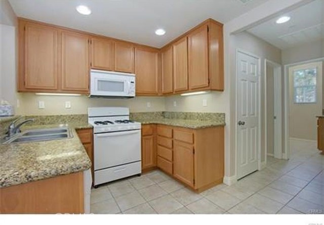 Image 5 of 24 For 3388 Cande Way