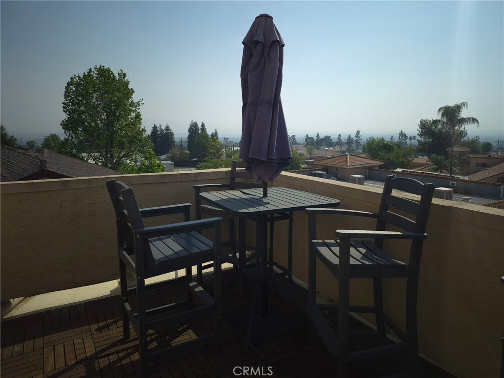 https://media.crmls.org/medias/758b6013-e8a1-48ae-a0d1-5b3c3a5c5472.jpg?preset=X-Large