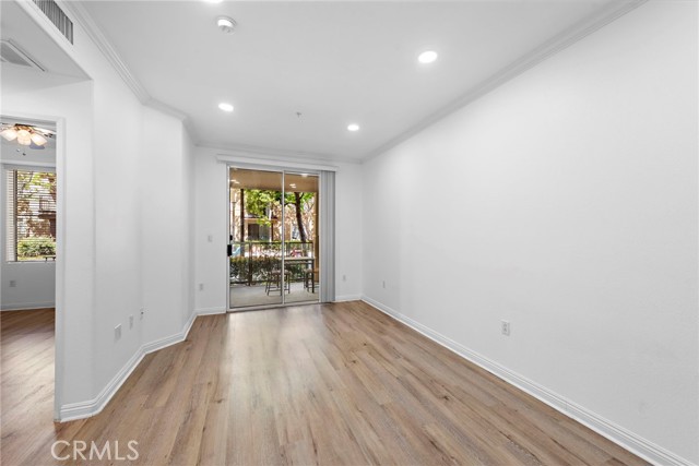 Detail Gallery Image 2 of 22 For 3131 Watermarke Pl, Irvine,  CA 92612 - 1 Beds | 1 Baths