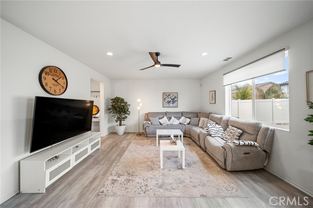 32808 Jaenichen Lane, Menifee CA: https://media.crmls.org/medias/758c32cd-4e5a-4d2f-a0c1-8505d67ce3a4.jpg