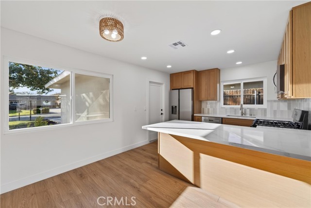 Detail Gallery Image 4 of 29 For 7041 Cameo St, Rancho Cucamonga,  CA 91701 - 4 Beds | 2 Baths