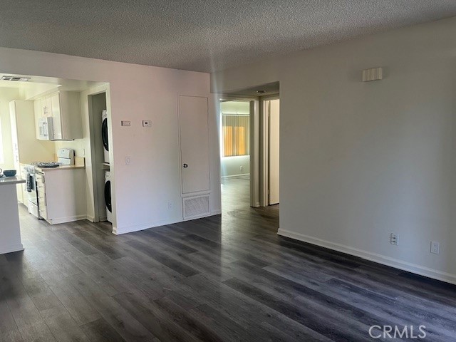 44220 San Pablo Avenue, Palm Desert CA: https://media.crmls.org/medias/758e2611-6c31-4c77-95c7-cfa6beb15f0b.jpg