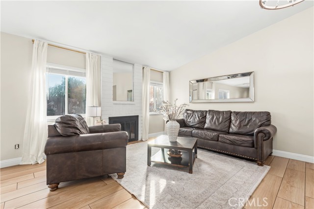 Detail Gallery Image 6 of 33 For 7590 Kemspter, Fontana,  CA 92336 - 4 Beds | 2 Baths