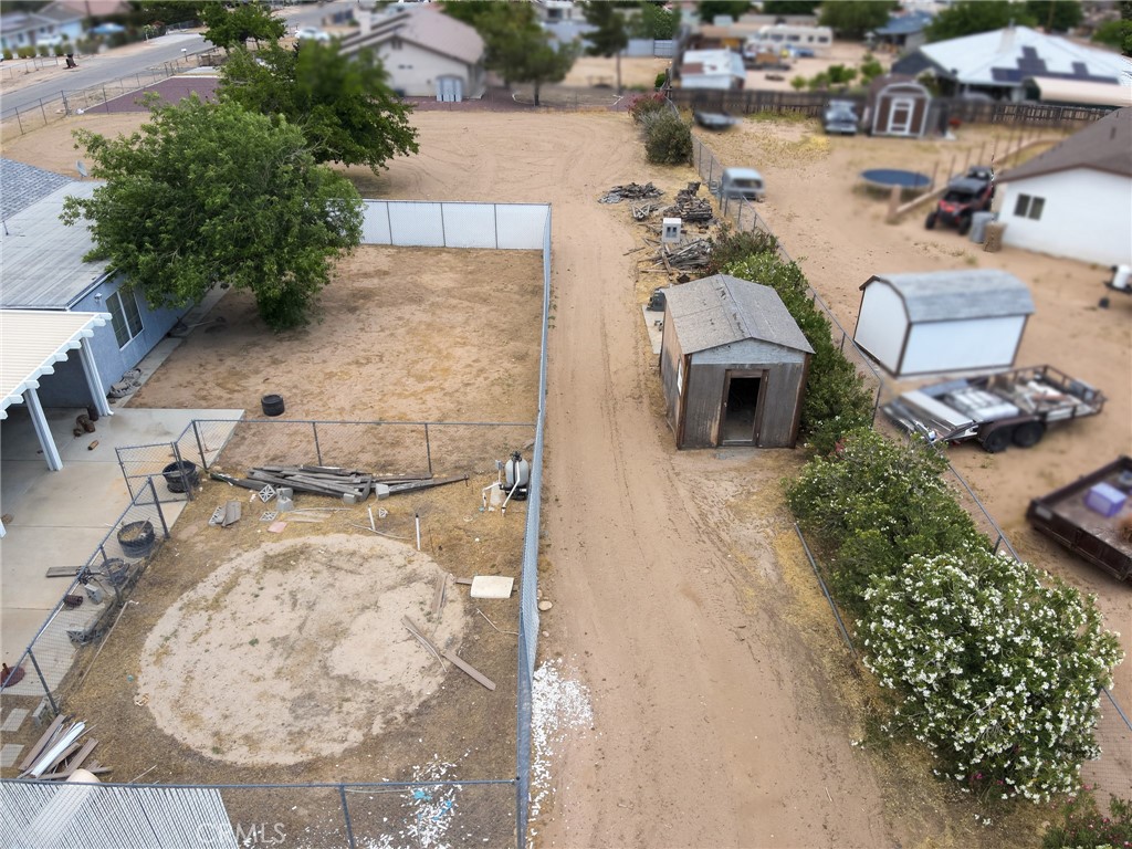 https://media.crmls.org/medias/758ebdba-bc46-4504-ada0-75e8c953a355.jpg?preset=X-Large