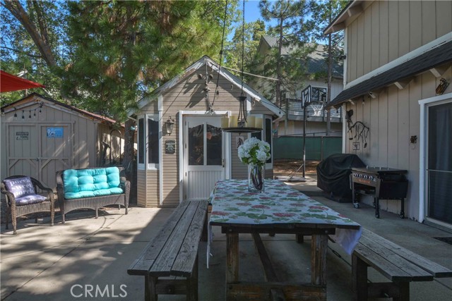 1353 Golden Rule Lane, Lake Arrowhead CA: https://media.crmls.org/medias/758f1d8b-c1aa-4448-b89c-519f88cd86bd.jpg