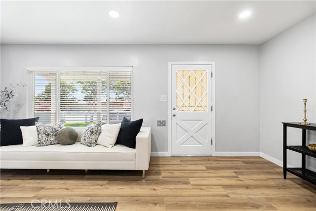 Detail Gallery Image 13 of 75 For 12748 Paramount Bld, Downey,  CA 90242 - 6 Beds | 3 Baths