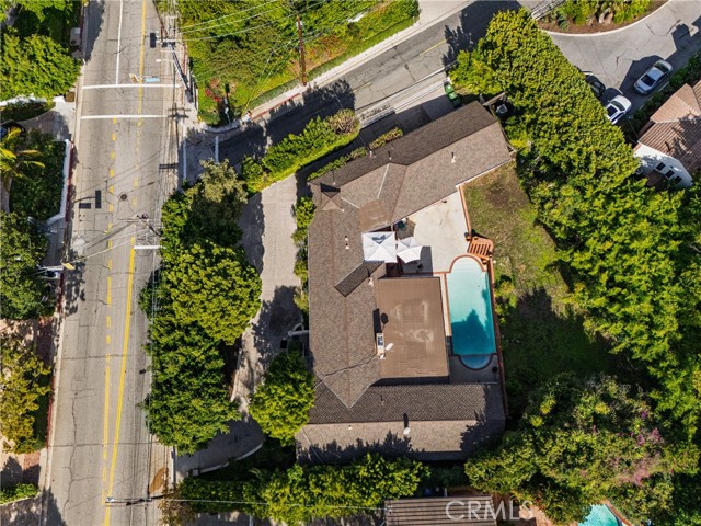 Detail Gallery Image 21 of 38 For 2072 Coldwater Canyon, Beverly Hills,  CA 90210 - 4 Beds | 4/1 Baths