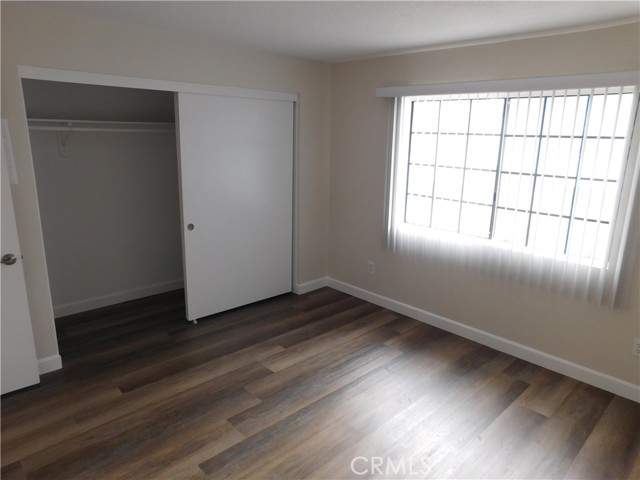 Image 16 of 17 For 910 Sheridan  B