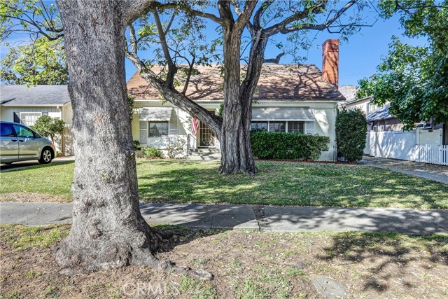 Detail Gallery Image 3 of 22 For 2405 Monte Vista, Pasadena,  CA 91107 - 4 Beds | 2 Baths