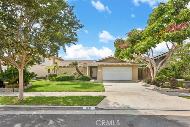 16531 Los Verdes Ln, Huntington Beach, CA 92649