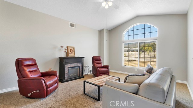 Detail Gallery Image 28 of 42 For 29628 Mountain View Rd, Lucerne Valley,  CA 92356 - 4 Beds | 2/1 Baths