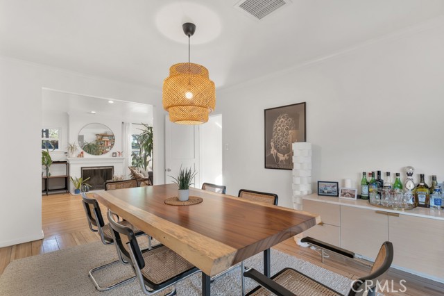 Detail Gallery Image 20 of 52 For 5727 Colbath, Valley Glen,  CA 91401 - 3 Beds | 3 Baths