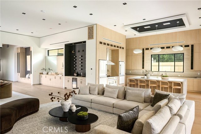 Detail Gallery Image 22 of 72 For 11826 Kling St, Valley Village,  CA 91607 - 6 Beds | 5/1 Baths