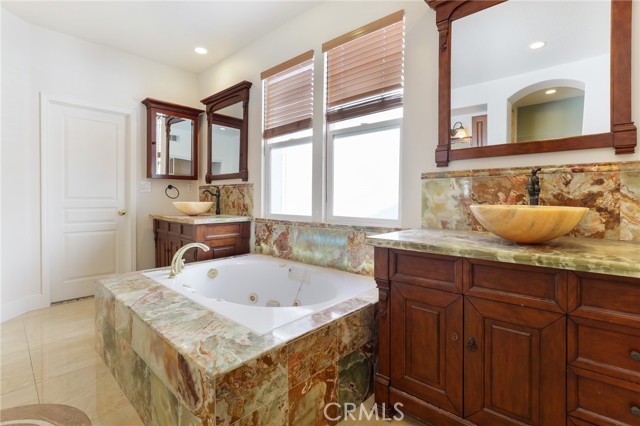 Detail Gallery Image 25 of 38 For 10 Santa Nella, Rancho Santa Margarita,  CA 92688 - 5 Beds | 4 Baths