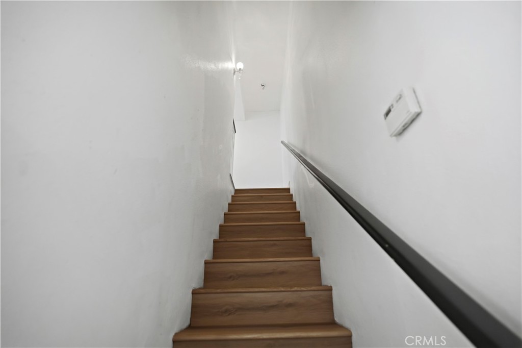 https://media.crmls.org/medias/75998246-924d-4dd7-8dd5-b8ada176e2ee.jpg?preset=X-Large