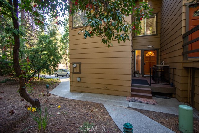 Detail Gallery Image 2 of 34 For 27821 Peninsula Dr #405,  Lake Arrowhead,  CA 92352 - 3 Beds | 2 Baths