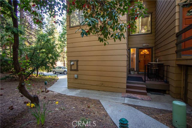 Image 2 for 27821 Peninsula Dr #5, Lake Arrowhead, CA 92352