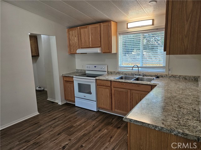 Detail Gallery Image 10 of 41 For 2890 7th St, Clearlake,  CA 95422 - 3 Beds | 2 Baths
