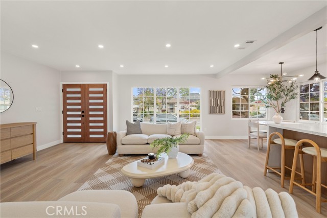 3119 Chatwin Avenue, Long Beach CA: https://media.crmls.org/medias/75999683-6c88-464d-b6ec-c00e67d709a5.jpg